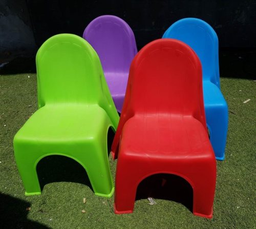 כיסא ילדים להשכרה